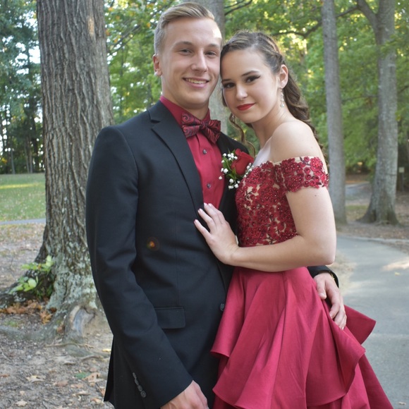 Red short homecoming dress Sz 2 by Camille - Picture 3 of 8